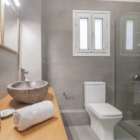 Magnificent - 5 Bedrooms - Anoipagasi - Spectacular Sea And Views - Hilltop Location Hotel 4*