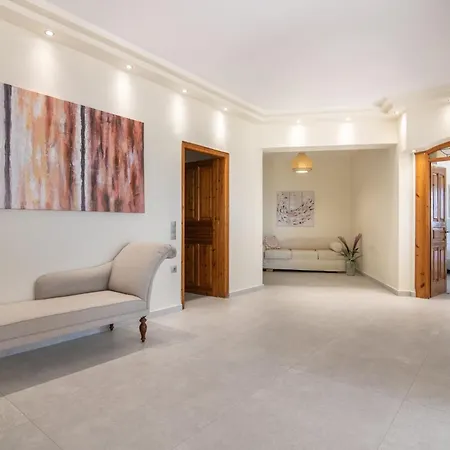 Magnificent - 5 Bedrooms - Anoipagasi - Spectacular Sea And Views - Hilltop Location Hotel