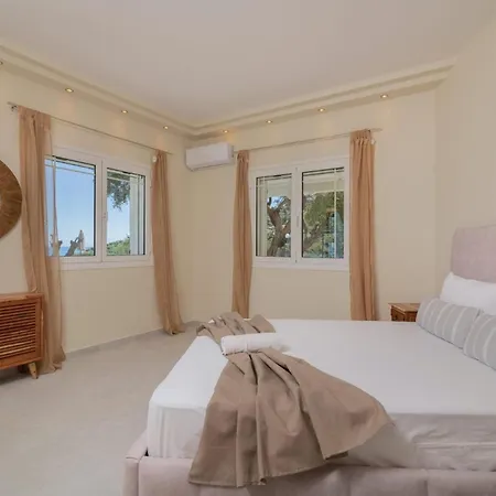Hotel Magnificent - 5 Bedrooms - Anoipagasi - Spectacular Sea And Views - Hilltop Location 4*